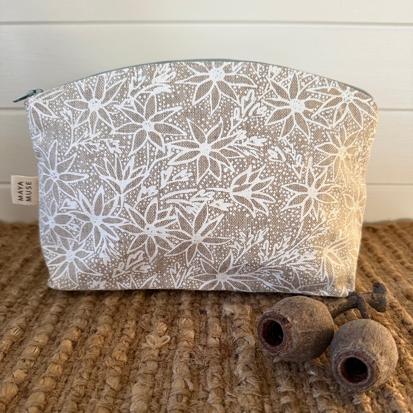 botanical linen pouch : flannel flower natural/white