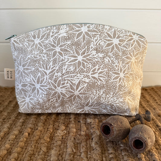 botanical linen pouch : flannel flower natural/white