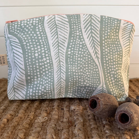 botanical linen pouch : barangaroo sage/white